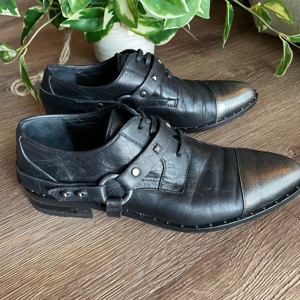 Freda Salvador oxfords
